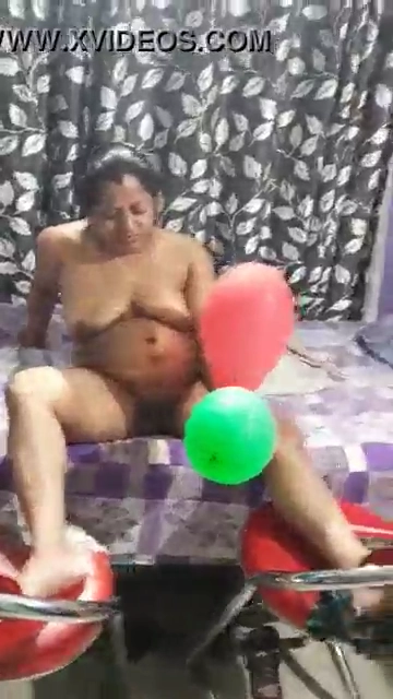 Homely Wife Nude MMS Video Goes Live on the Internet