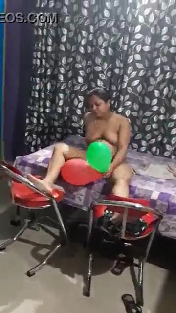 Homely Wife Nude MMS Video Goes Live on the Internet