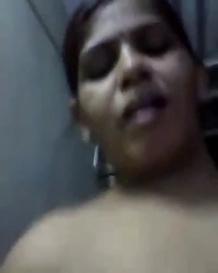 Indian Desi Village Porn Video of a Busty Hot Aunty