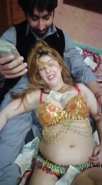 Erotic Desi Nude Dance Show MMS Video