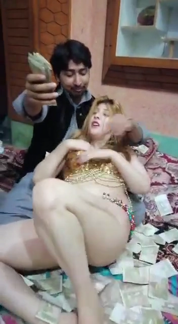 Erotic Desi Nude Dance Show MMS Video