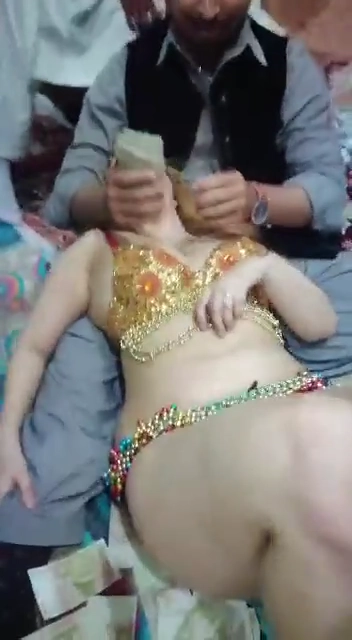 Erotic Desi Nude Dance Show MMS Video