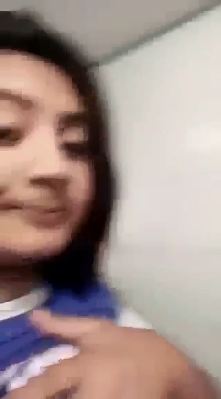 Desi Selfie Girl Shows Her Humongous Boobs on Cam