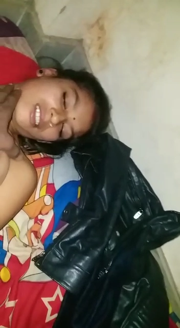 Give Cum Tribute to This Cute Dehati Sexy Bhabhi