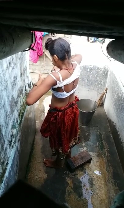 Hot Sister’s Sexy Nude Bath MMS Video